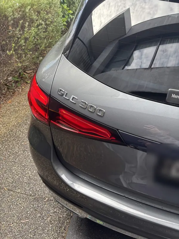 GLC 300 tailgate and badge close up