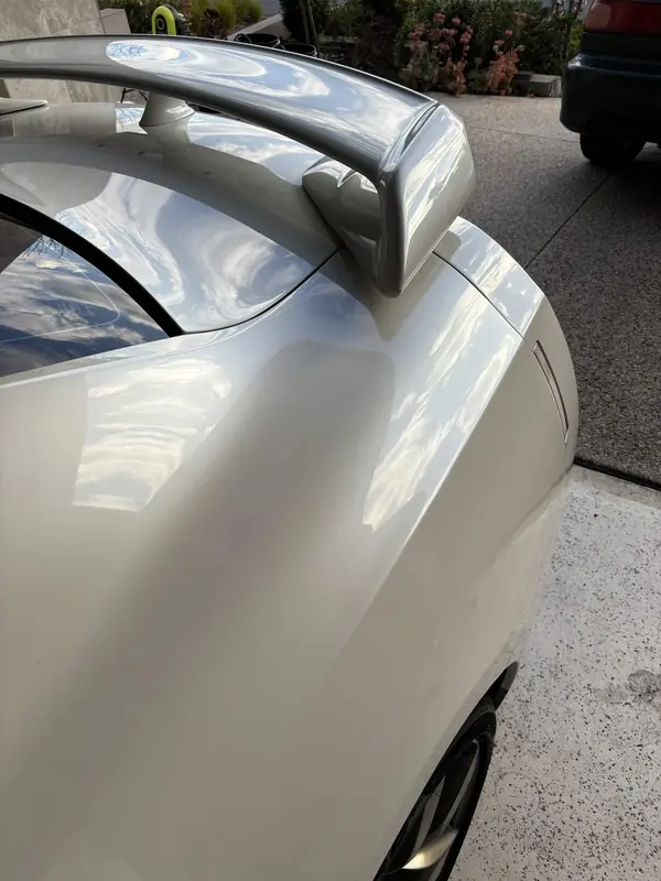 Rear wing of the white GT-R