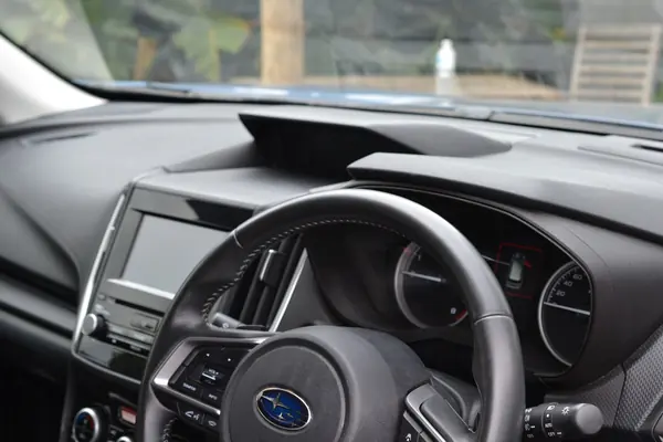 Dash and steering wheel of the Forester